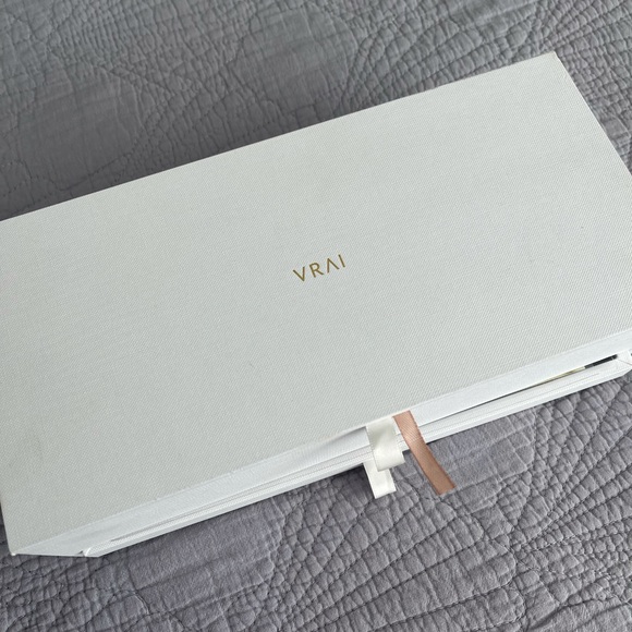 Vrai 2.14 Platinum Engagement Ring size 7 - Picture 5 of 13